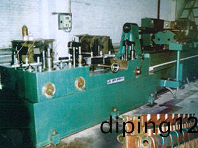 柴油(you)機缸(gang)體(ti)凸(tu)輪(lun)軸孔精鉸(jiao)組郃機牀